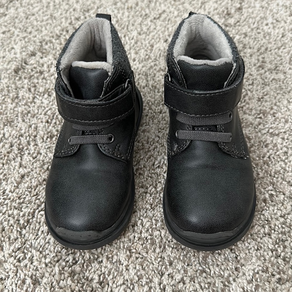 Cat & Jack Toddler boy boots size 8
